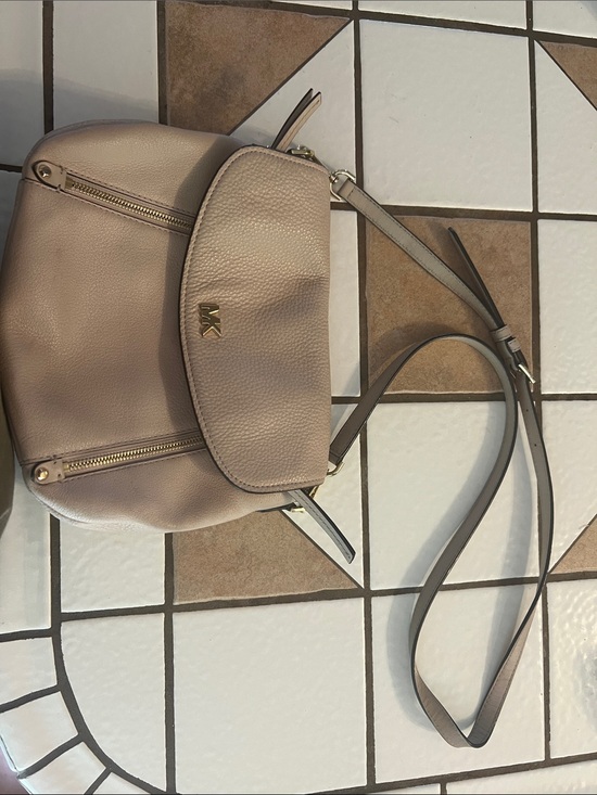Michael Kors Handbags - Michael Kors Taupe Pebbled Leather Crossbody with Gold Hardware